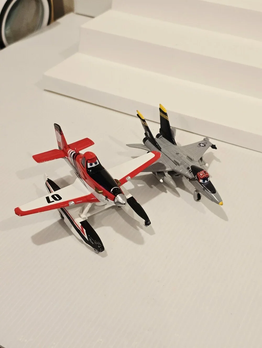 Disney Pixar Deluxe Planes Diecast Aircraft Set Bravo Dusty Crophopper